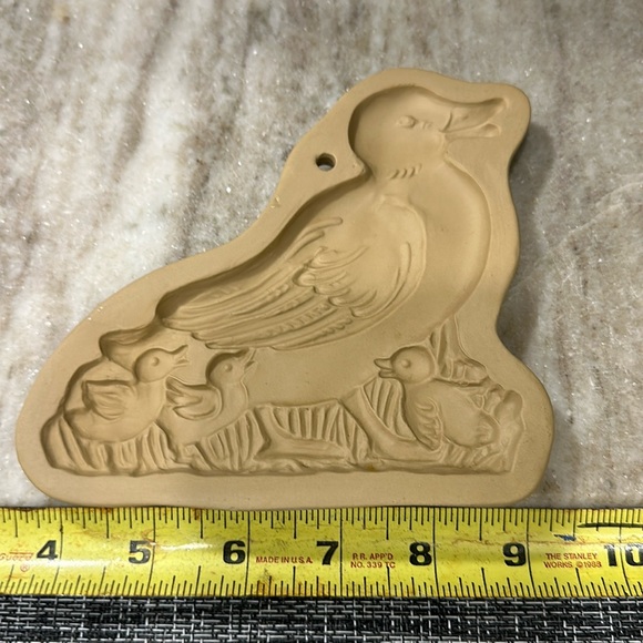 Retired 1988 Brown Bag Cookie Art Mold stoneware Duck w/babies - Picture 1 of 3